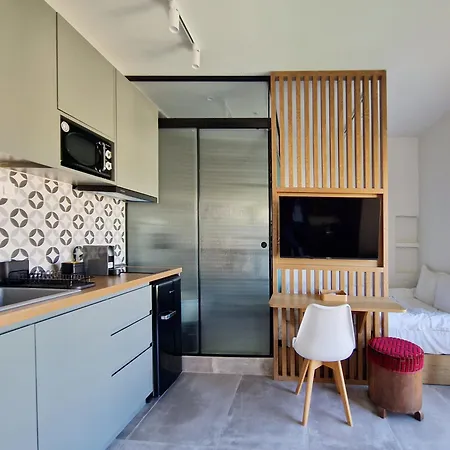 Small Elegant House Apartman